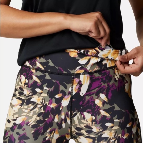 Columbia Women's Lodge Printed 7/8 Leggings - Picture 4 of 6